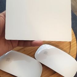 2 apple mouse and  Track pad bundle....