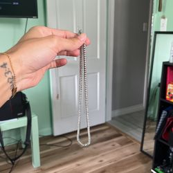 round cut tennis necklace/chain
