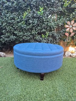 32" Inches tufted Round Storage Cocktail Ottoman Color: Denim Blue