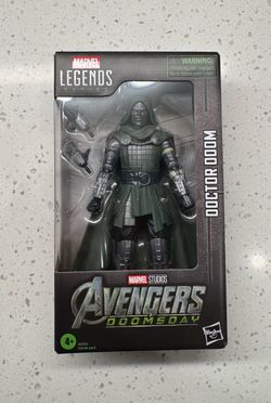 Doctor Doom Marvel Legends