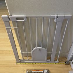 Pet/baby Gate With Door