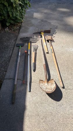 Yard and garden hand tools