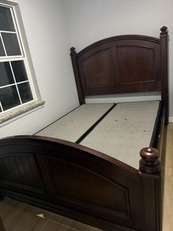 Queen Bed Set