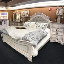 Brand New Ashley Realyn Chipped White Panel Bedroom Set 4 PIECE 
