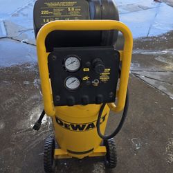 Dewalt Compressor 