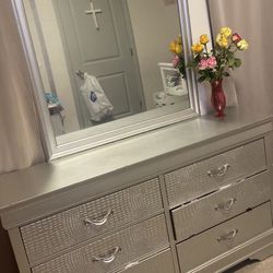 Twin Size Bed Set With Vanity