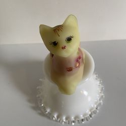Fenton Perky Cat