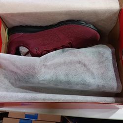Propet TravelActiv Women’s Sneaker Burgundy 10W