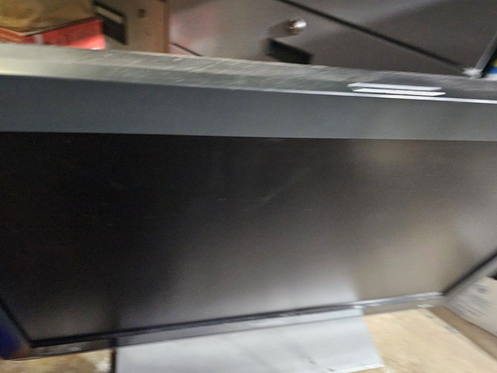 32 INCH LCD TV IN EXCELLANT CONDITION, NO REMOTE