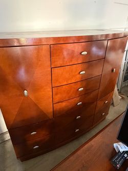 Dresser
