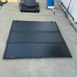 Rough Country Hard Tri-Fold Tonneau For RAM