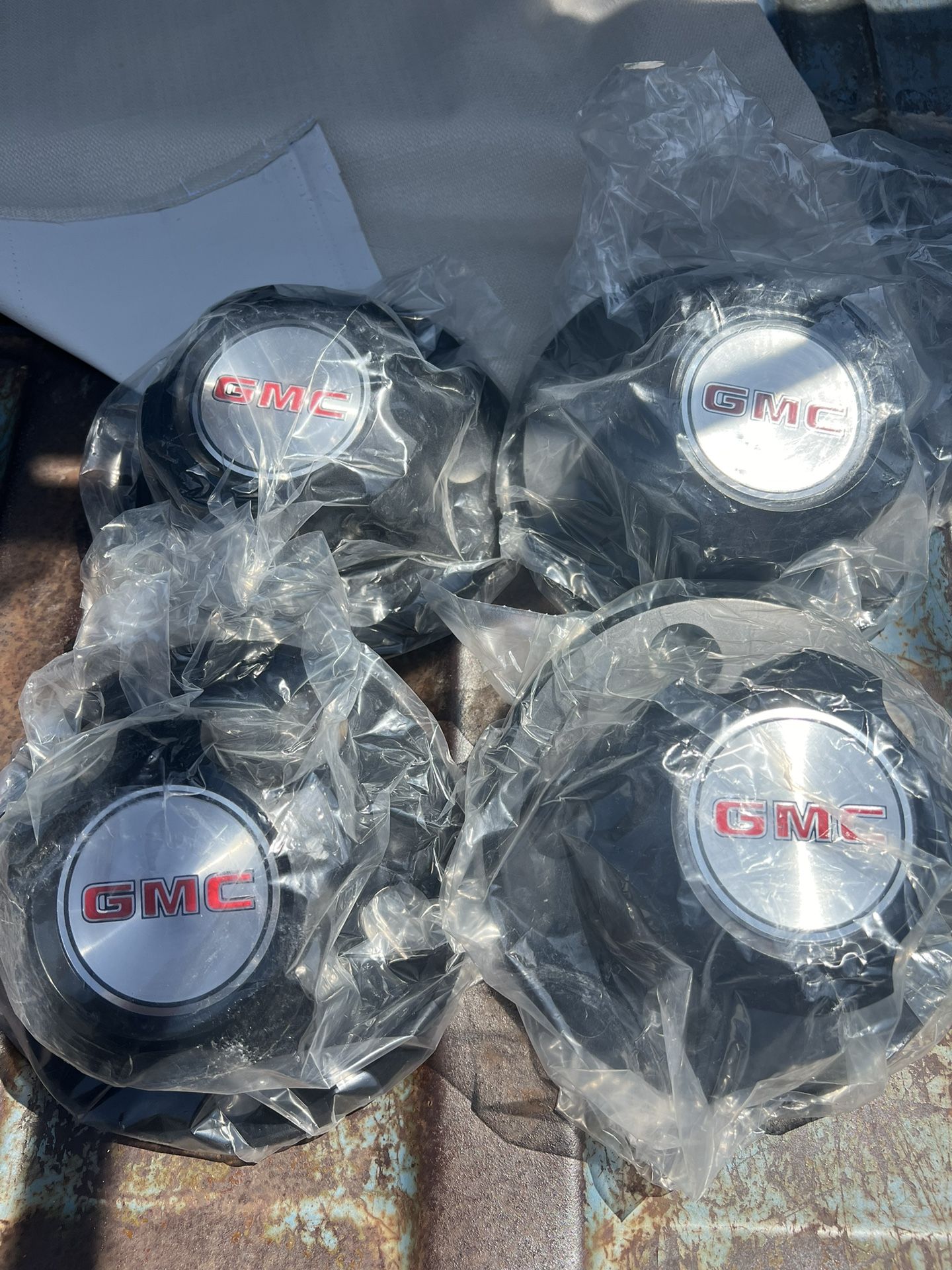 85-95 GMC Safari-Chevy Astro center caps