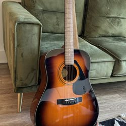 Acoustic  Guitar - Yamaha 325D