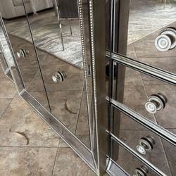 Entertainment center