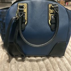 Women’s Apt.9 black and blue elegant Crossbody women’s handbag with detachable straps that are adjustable