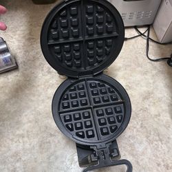 Kitchen Appliances- Air Fryer, Waffle Maker, Bread Maker, Mixer