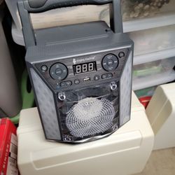Singing Machine Kareoki Music Needs Microphone 