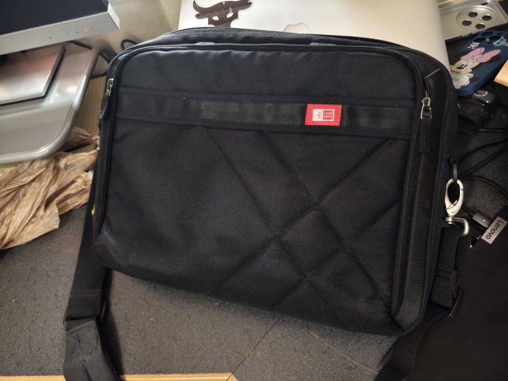 Case Logic Messenger Bag
