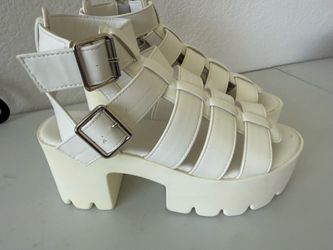 New sandals size 6