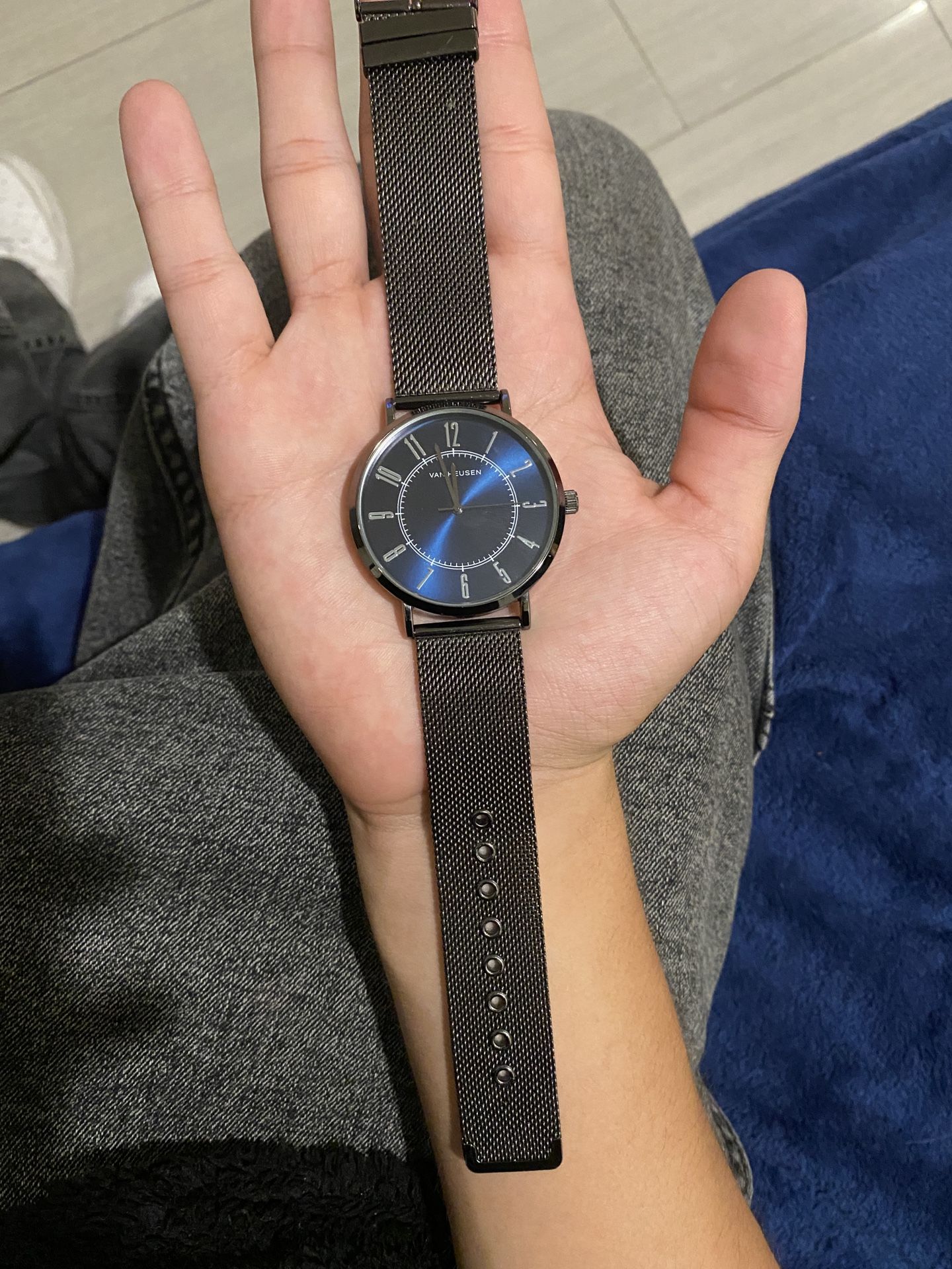 Van Heussen Wrist Watch Needs New Battery