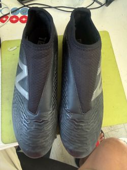 Soccer cleats new balance tekela size 5