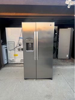 GE - 25.3-cu ft 36-in Wide Side-by-Side Refrigerator - Fingerprint Resistant Stainless Steel ( water dispenser doesn’t work selling as is ) 🔥