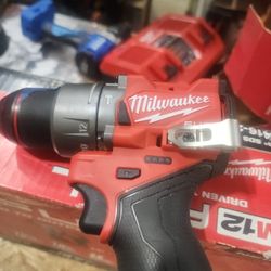 MILWUAKEE M12 FUEL BRUHLESS SPEED HAMMER DRILL TOOL ONLY NEW 