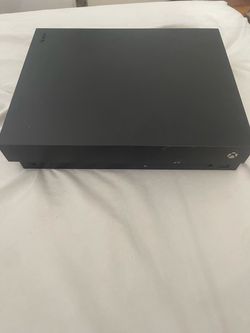 Xbox One X 1TB