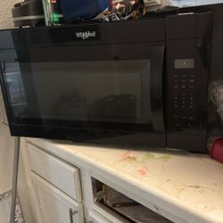 Whirlpool Big Microwave 