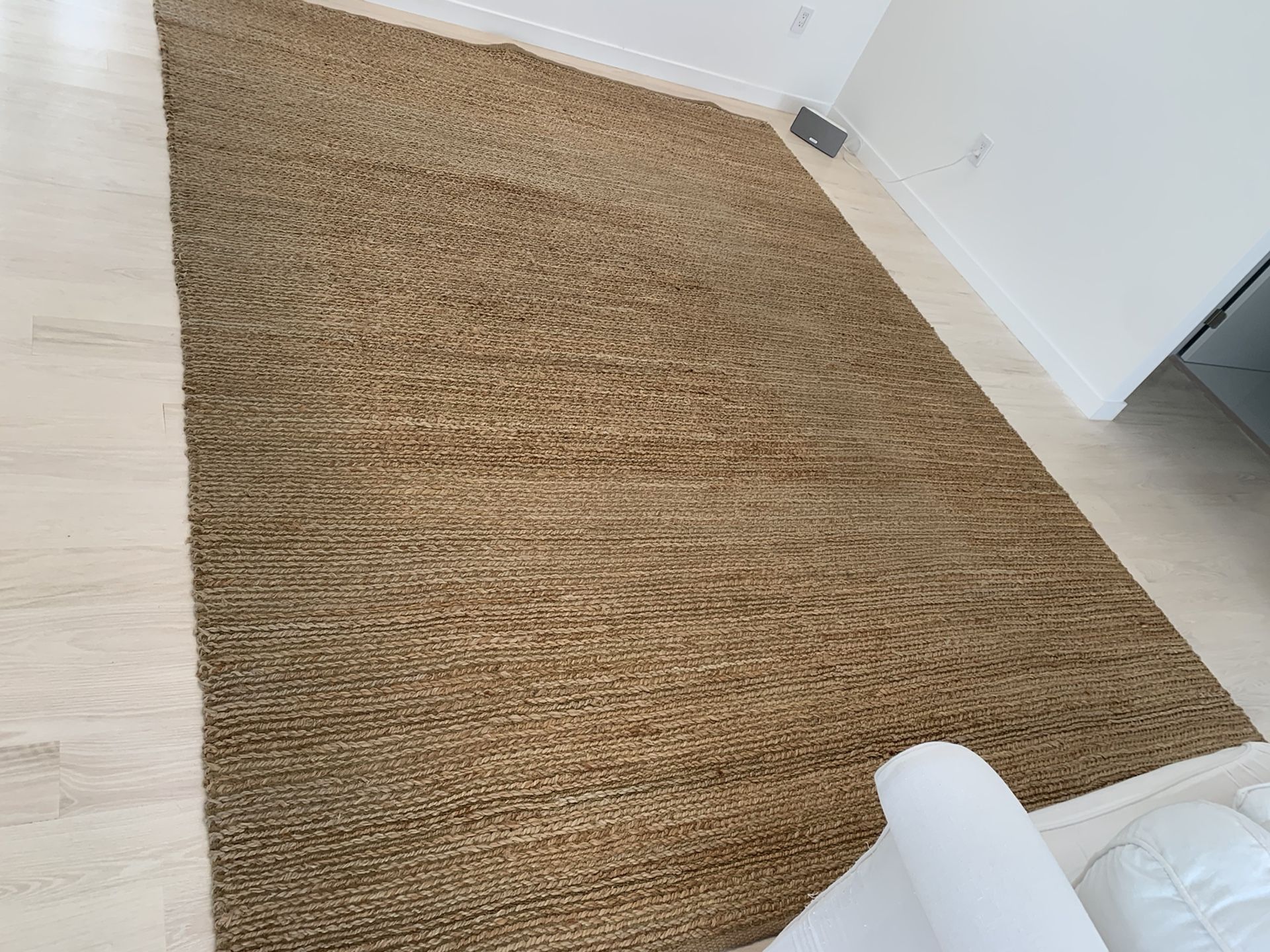 Pottery Barn Heather Chenille Jute Rug in Natural for Sale in Miami, FL OfferUp