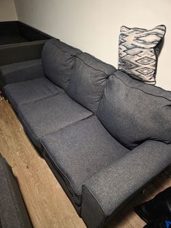 Like new, pull out sleeper sofa