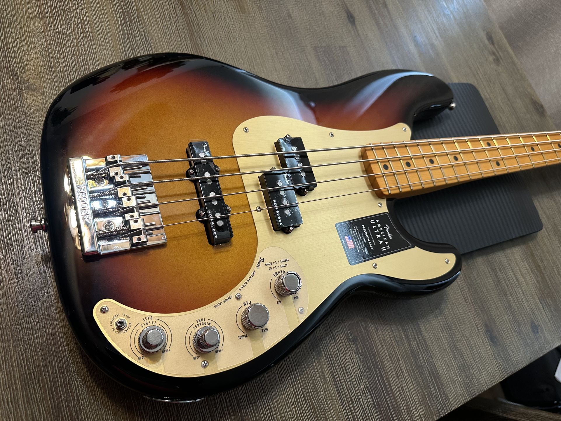Fender American Ultra II Precision Bass