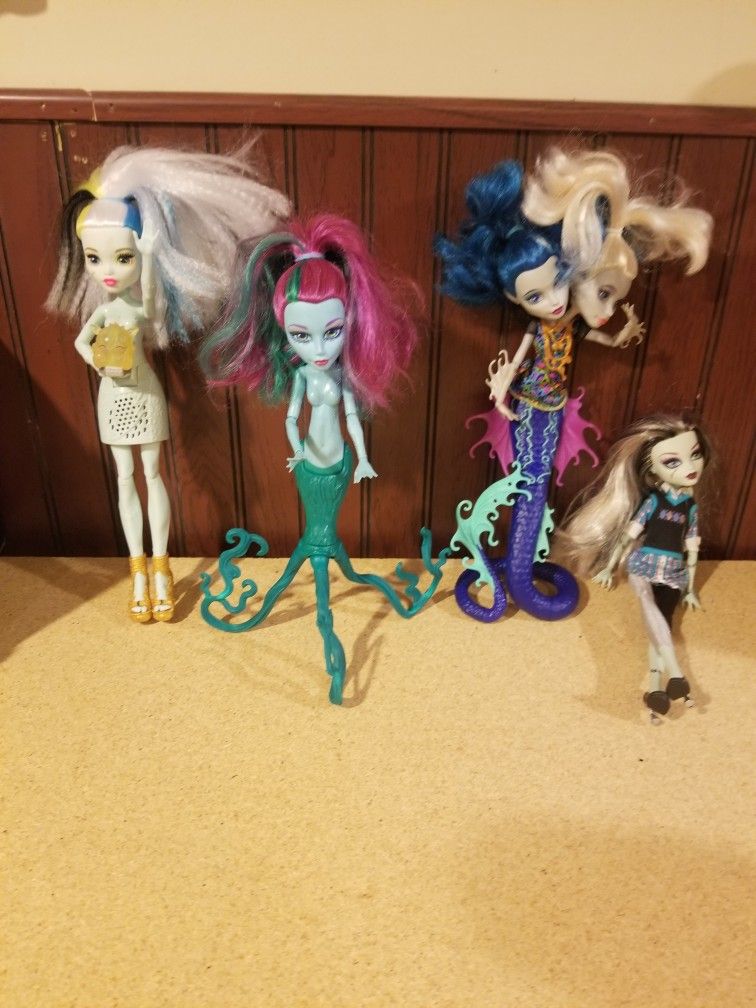 Monster high Dolls