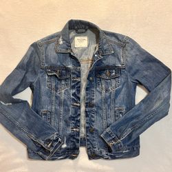 Abercrombie $ Fitch Women’s Denim Jacket!