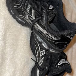 ASICS Gel Kayano 14 Black/Silver