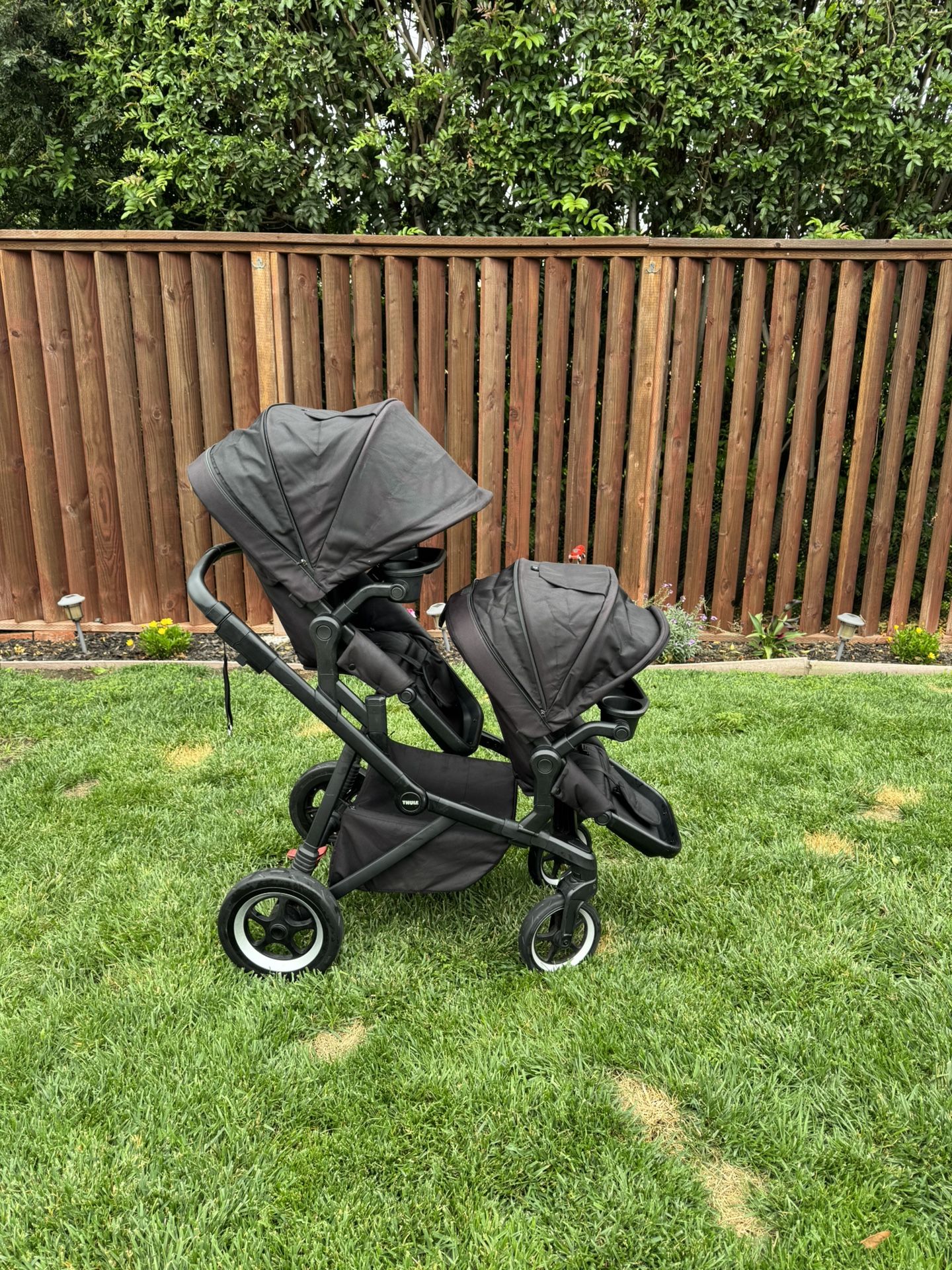 Thule Sleek Double Stroller - PRISTINE!