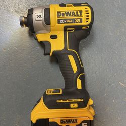 Dewalt Xr Impact And 5ah Battery 