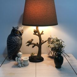ANTIQUE LOOKING LAMP BIRDS ON A TREE