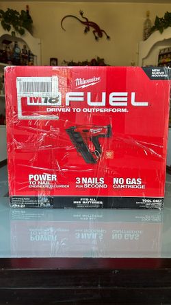 Milwaukee M18 Fuel 30 Degree Framing Nailer 