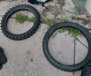 Dunlop Tires New And Like New $40 Or Both For $60