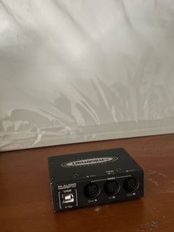 M-Audio MIDISPORT 2x2 USB MIDI Interface, Bus-Powered Desktop 2-Channel