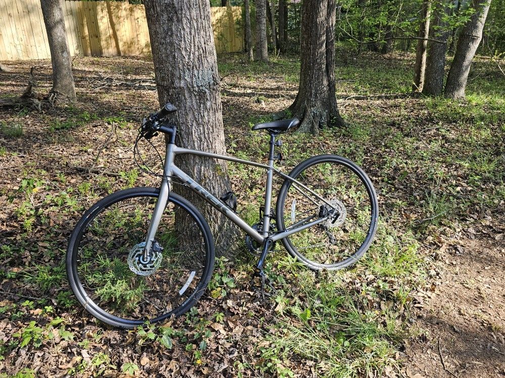 TREK FX Sport 4 - M 17.5" / 50 CM