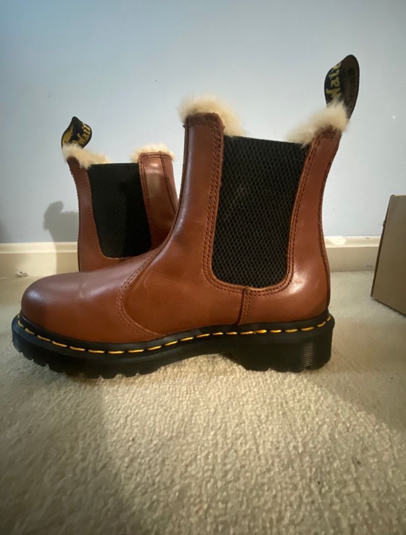 Dr. Martens 2976 Leonore Faux Fur Lined Chelsea Tan boots