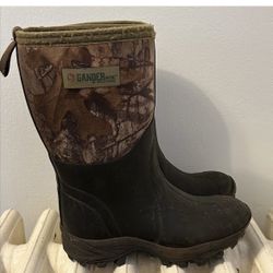Boys 3 Gander mtn boots 