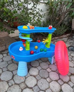 Kids Step 2 Rain 🌧️ Shower 🚿 Splash like new