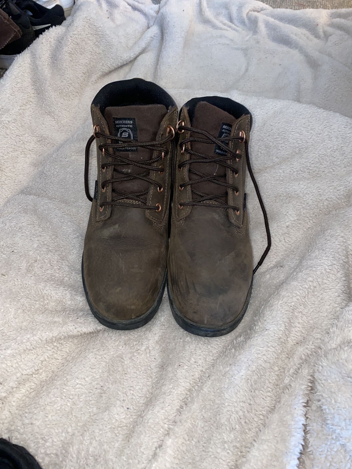 Women’s size 8 sketches steel toe work boots 