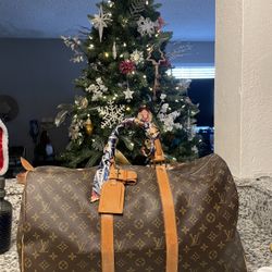 Louis Vuitton Keepal