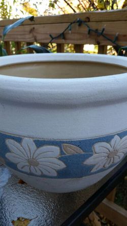 Larger ceramic plant pot