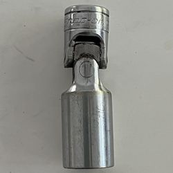 Snap-on Tools 3/8" Drive 9/16" SAE Deep Chrome Swivel Socket FSU18, USA