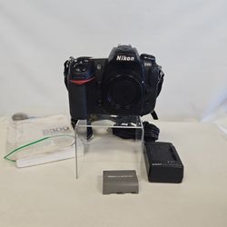 Nikon D300 12.3mp Digital SLR Camera Body with Battery, Charger, Manual 812723-1